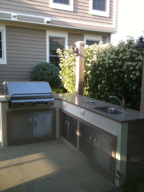 Outdoor Kitchen